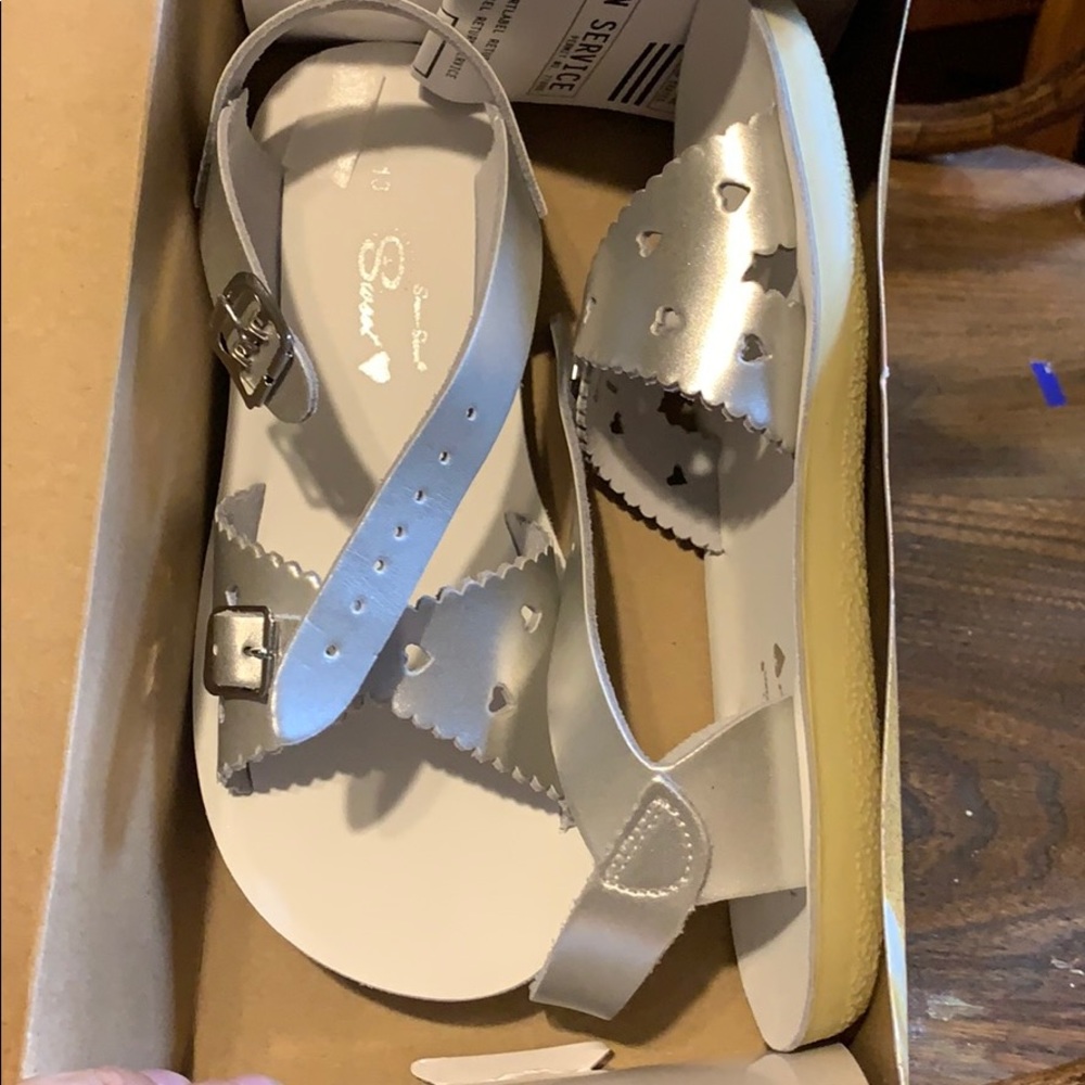 NWT SUN SAN SALTWATER SANDALS